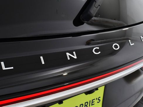 Used 2022 Lincoln Corsair AWD w/ Premium Package image 21