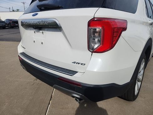 Used 2022 Ford Explorer Platinum w/ Technology Package image 13