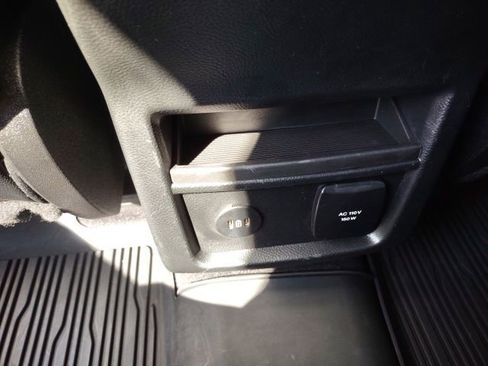 Used 2024 Ford Edge SEL w/ Convenience Package image 17