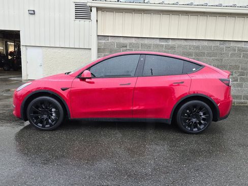 Used 2023 Tesla Model Y Long Range image 3