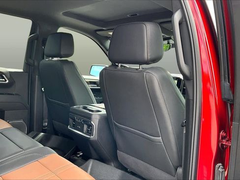 Used 2024 Chevrolet Silverado 1500 High Country w/ High Country Premium Package AWD/4WD image 20