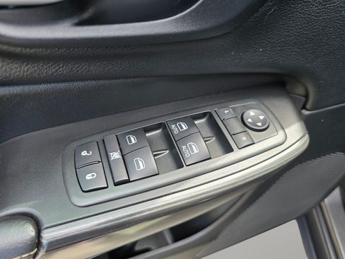 Used 2015 Jeep Cherokee Limited AWD/4WD image 37