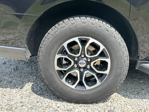 Used 2024 Ford Expedition Max XLT image 17