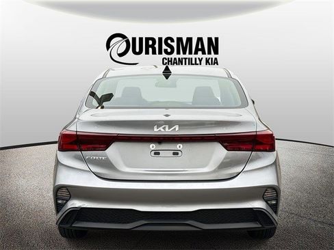 Used 2024 Kia Forte LXS w/ LXS Technology Package image 3