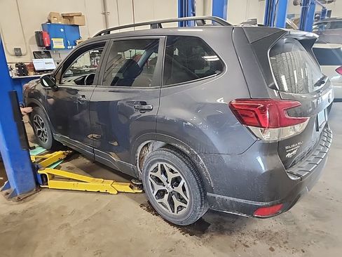 Used 2023 Subaru Forester Premium AWD/4WD image 13
