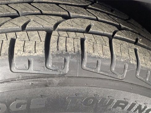 Used 2024 Cadillac XT4 Premium Luxury image 9