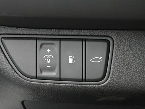 Used 2026 Genesis G70 2.5T RWD image 19