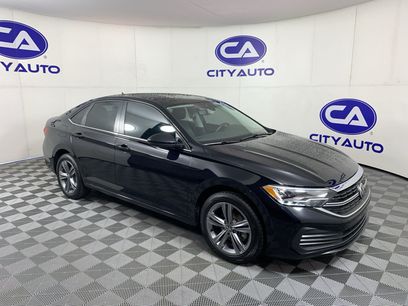 Used 2023 Volkswagen Jetta SE w/ Panoramic Sunroof Package