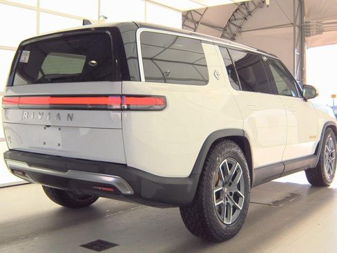 Used 2023 Rivian R1S Adventure image 4