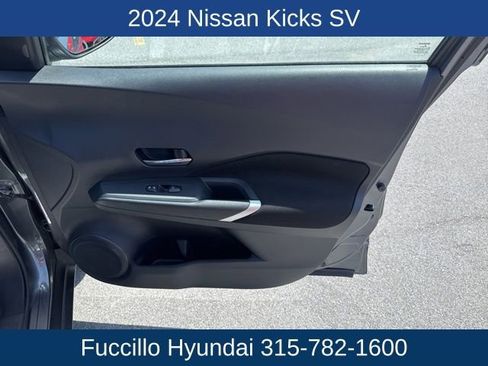 Used 2024 Nissan Kicks SV image 11