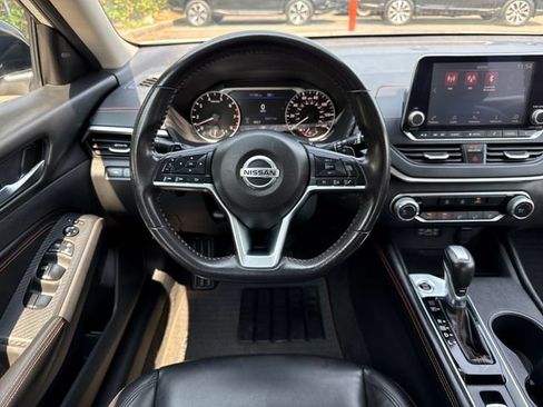 Used 2022 Nissan Altima 2.5 SR AWD/4WD image 19