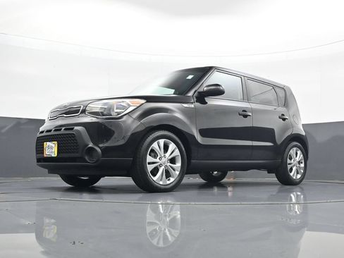 Used 2015 Kia Soul + FWD image 21