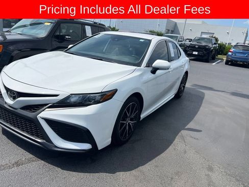 Used 2023 Toyota Camry SE FWD image 15