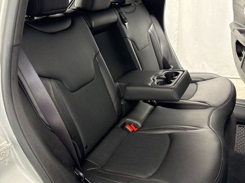 Used 2025 Jeep Compass Trailhawk image 32