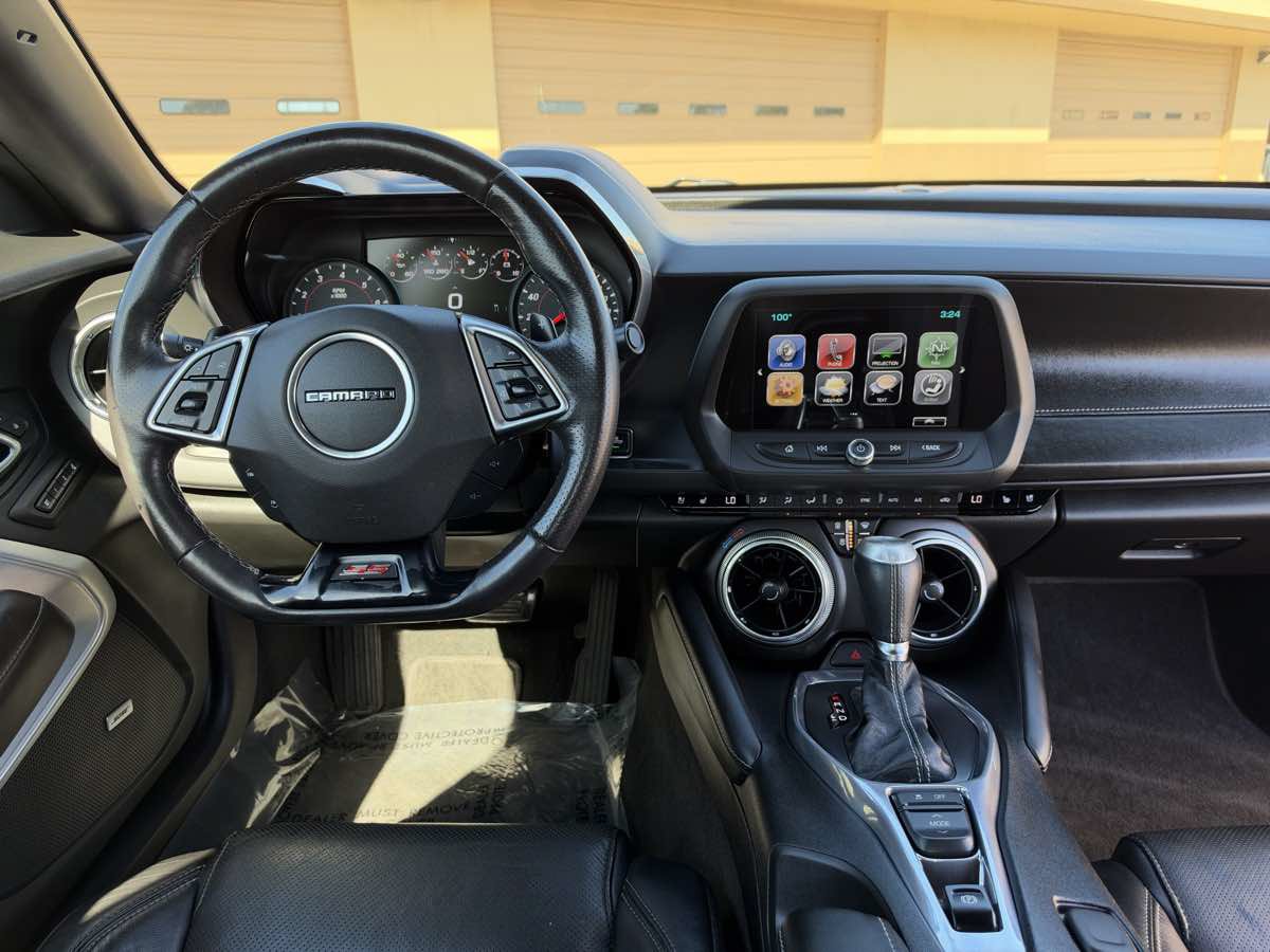 Used 2018 Chevrolet Camaro SS RWD image 19