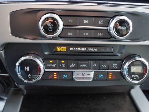 Certified 2022 Ford F350 Lariat w/ Lariat Ultimate Package image 26