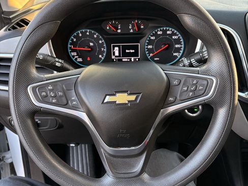 Used 2022 Chevrolet Equinox LS image 22