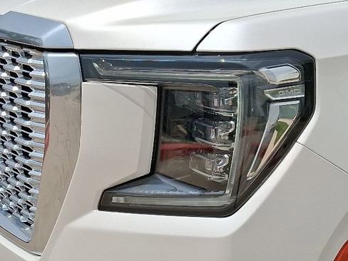 Used 2024 GMC Yukon Denali w/ Advanced Technology Package RWD image 8