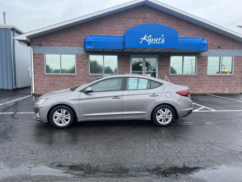 Used 2020 Hyundai Elantra Value Edition w/ Cargo Package (C1) FWD image 3