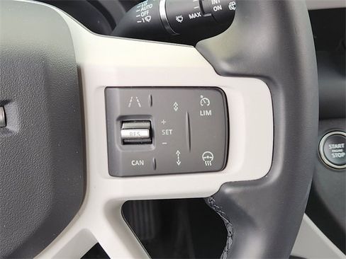 Used 2025 Land Rover Defender 110 S image 27