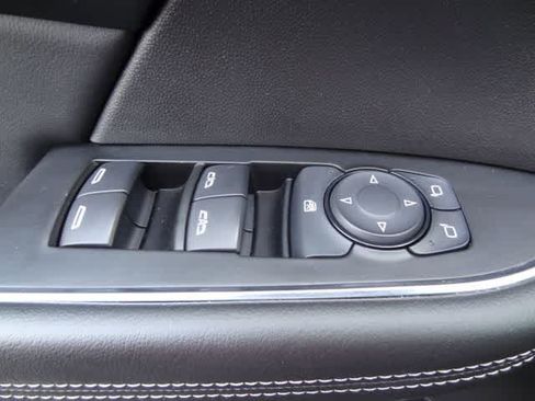 Used 2023 Buick Envision Essence w/ Sport Touring Package FWD image 18