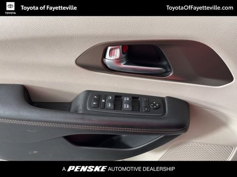 Used 2018 Chrysler Pacifica Touring Plus image 29