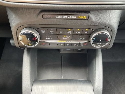 Certified 2023 Ford Escape Active AWD/4WD image 19