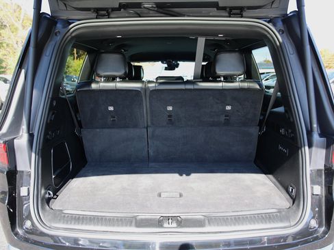 Used 2022 Jeep Wagoneer Series III w/ Flexible Seating Group image 15