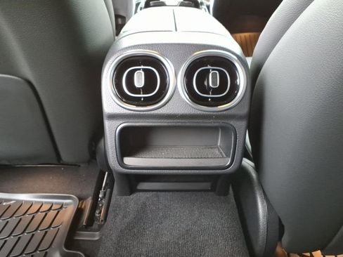 New 2026 Mercedes-Benz C 300 4MATIC Sedan image 26