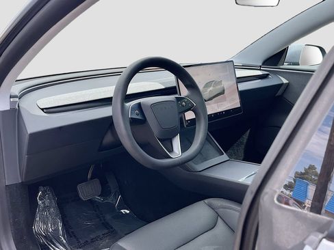Used 2025 Tesla Model 3 Long Range RWD image 9