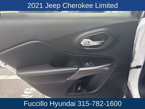 Used 2021 Jeep Cherokee Limited image 31