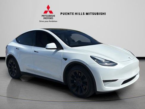 Used 2023 Tesla Model Y Long Range AWD/4WD image 3