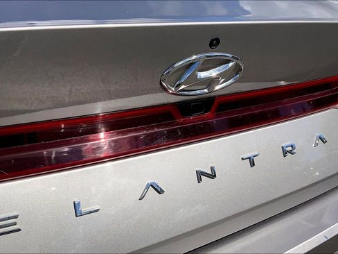 Used 2023 Hyundai Elantra SEL w/ Convenience Package image 27