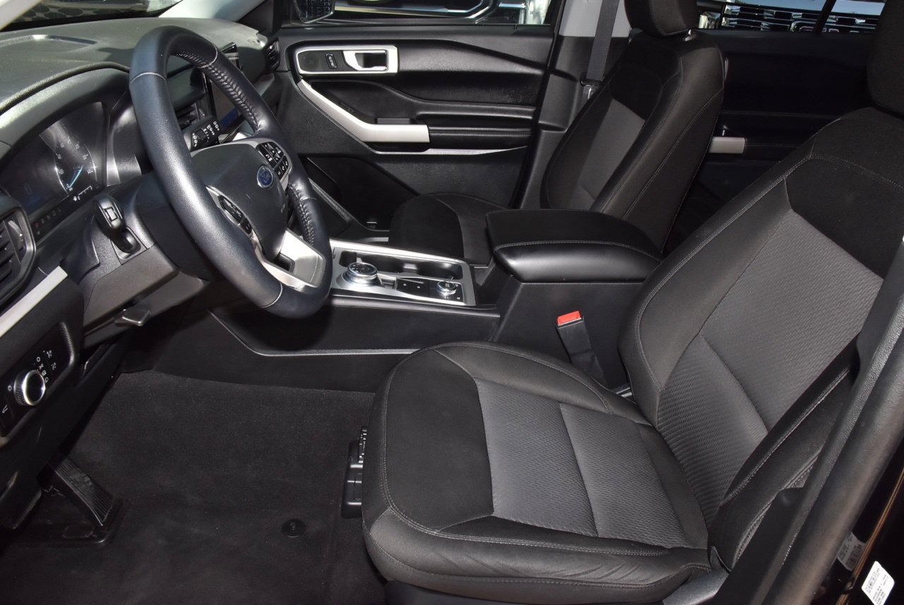 Used 2023 Ford Explorer XLT AWD/4WD image 13