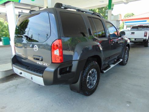 Used 2015 Nissan Xterra PRO-4X AWD/4WD image 3