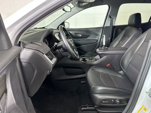 Used 2023 GMC Terrain SLT w/ Infotainment Package II image 11