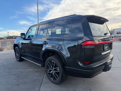 Used 2024 Lexus GX 550 w/ Accessory Package (Z1) image 5