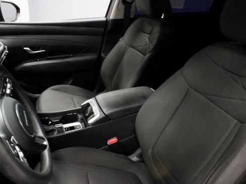Used 2025 Hyundai Tucson SE FWD image 23