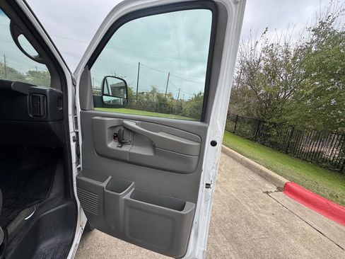 Used 2013 Chevrolet Express 3500 LT w/ LT Preferred Equipment Group image 20