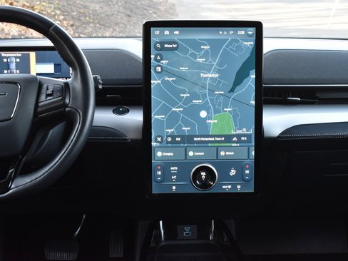 Used 2022 Ford Mustang Mach-E Select image 34