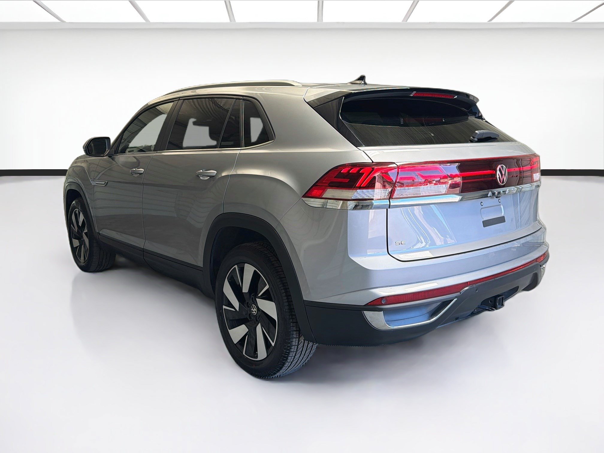 Used 2025 Volkswagen Atlas Cross Sport SE FWD image 6