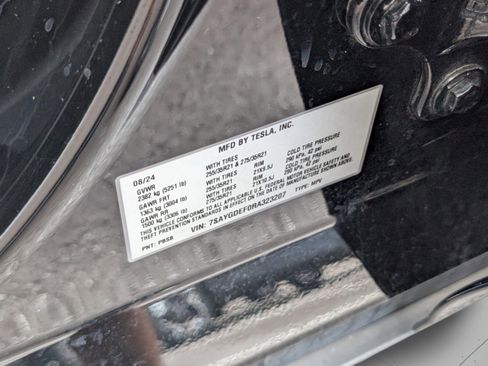 Used 2024 Tesla Model Y Performance AWD/4WD image 44