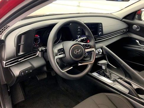 Used 2023 Hyundai Elantra SEL image 14