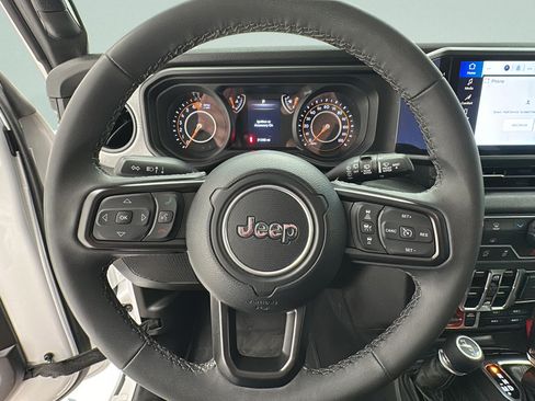 Used 2025 Jeep Wrangler Unlimited Sport AWD/4WD image 15