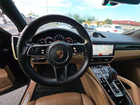 Used 2019 Porsche Cayenne AWD/4WD image 11