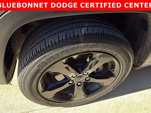 Used 2023 Jeep Grand Cherokee Altitude image 18