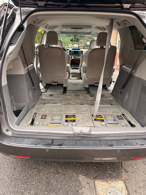 Used 2013 Toyota Sienna XLE w/ Premium Pkg AWD/4WD image 12
