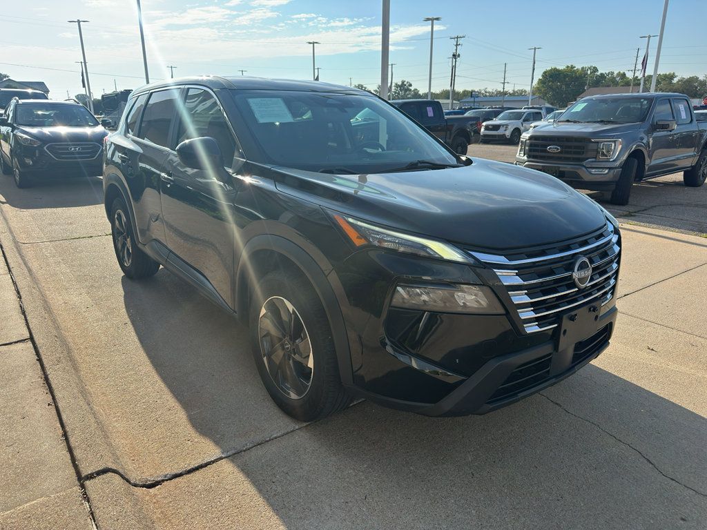 Used 2024 Nissan Rogue SV AWD/4WD image 8