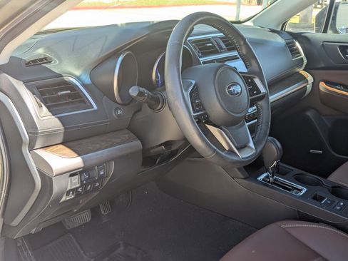 Used 2019 Subaru Outback 2.5i Touring w/ Popular Package #3A image 6