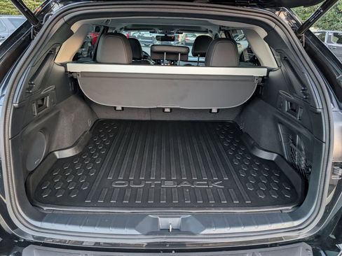 Used 2024 Subaru Outback Limited image 12